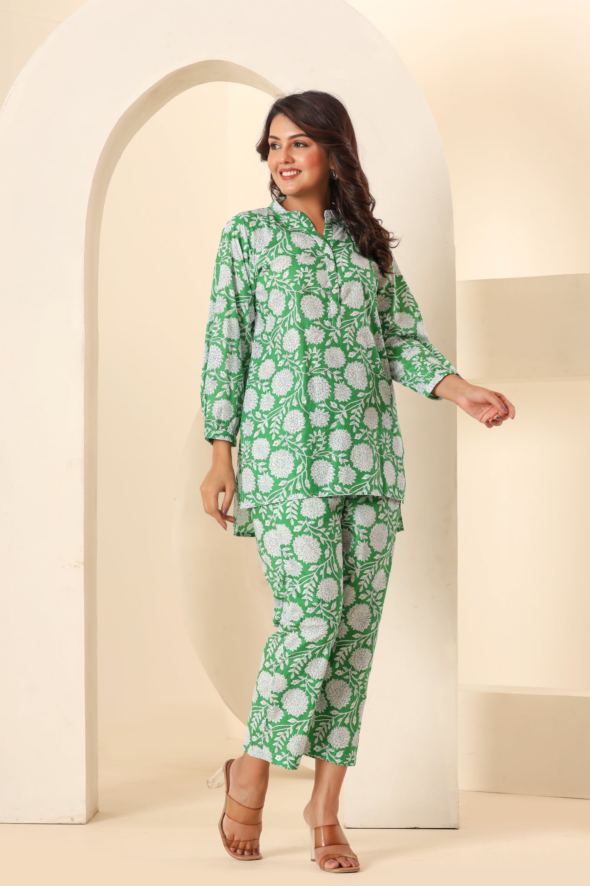 Side look of cotton green Kurti set