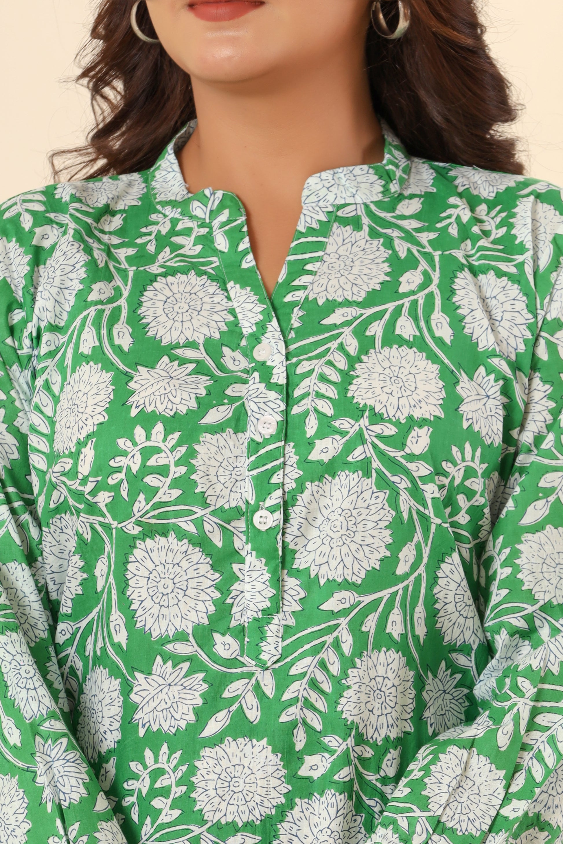 Zoom view of cotton green Kurti set